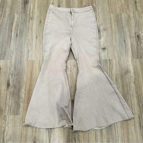 {preloved} We The Free Cream Flare Jeans - Picture 2 of 8